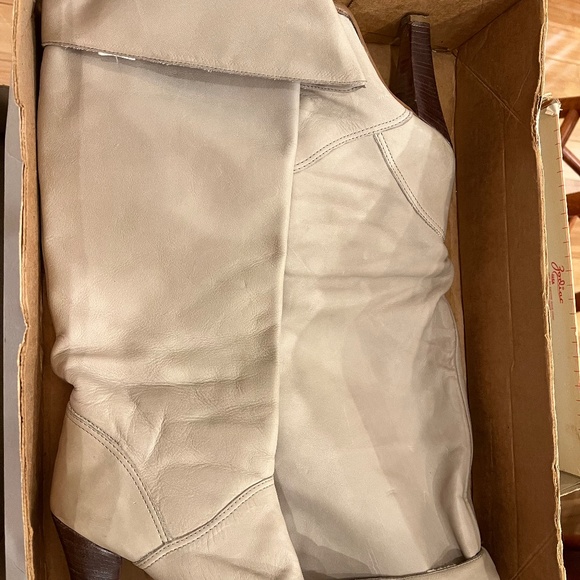 Zodiac Boots - Picture 13 of 14